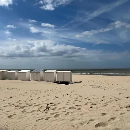 Coastal Comfort By The Sea, Cleaning Included Lägenhet *